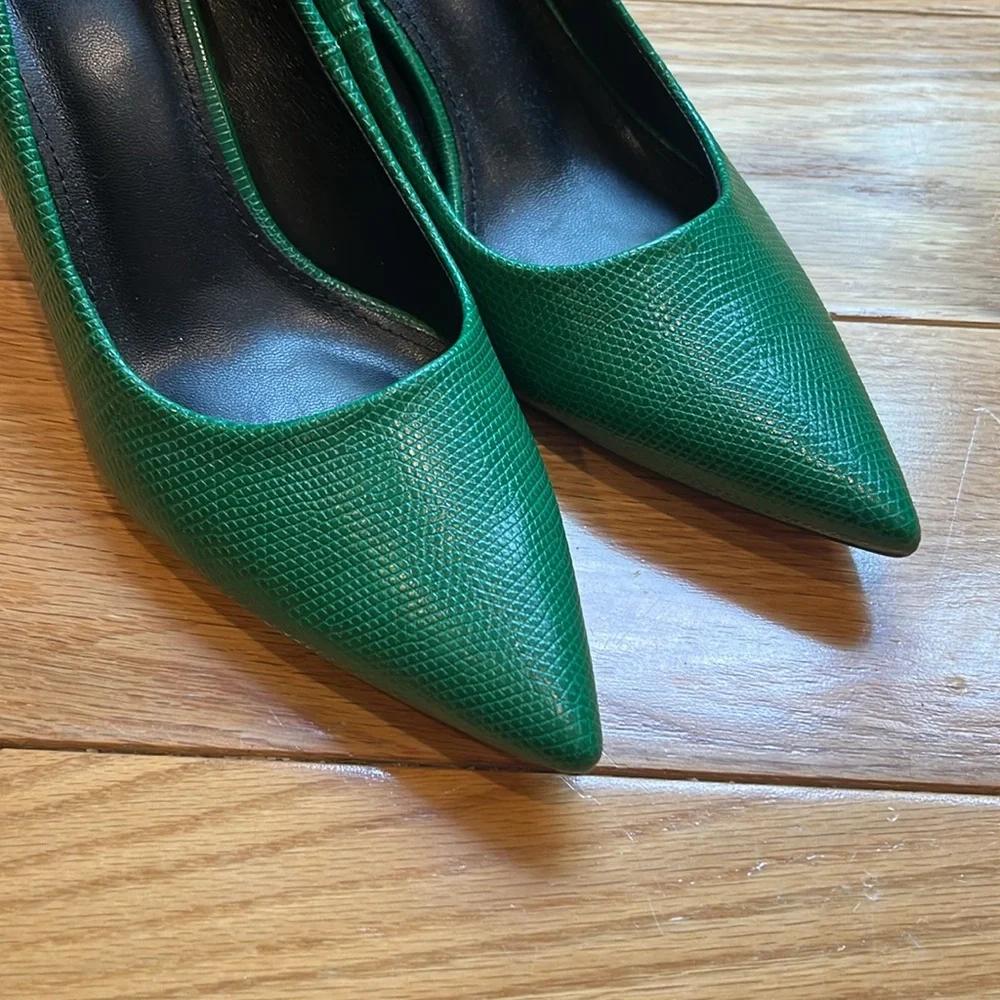 New York & Company green snake skin print pumps sz 10 - Picture 3 of 10